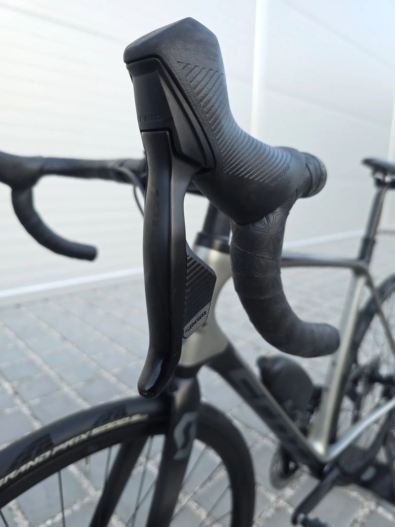 Silniční kolo Scott Addict SE Carbon Rival eTap – velikost 56 (L)