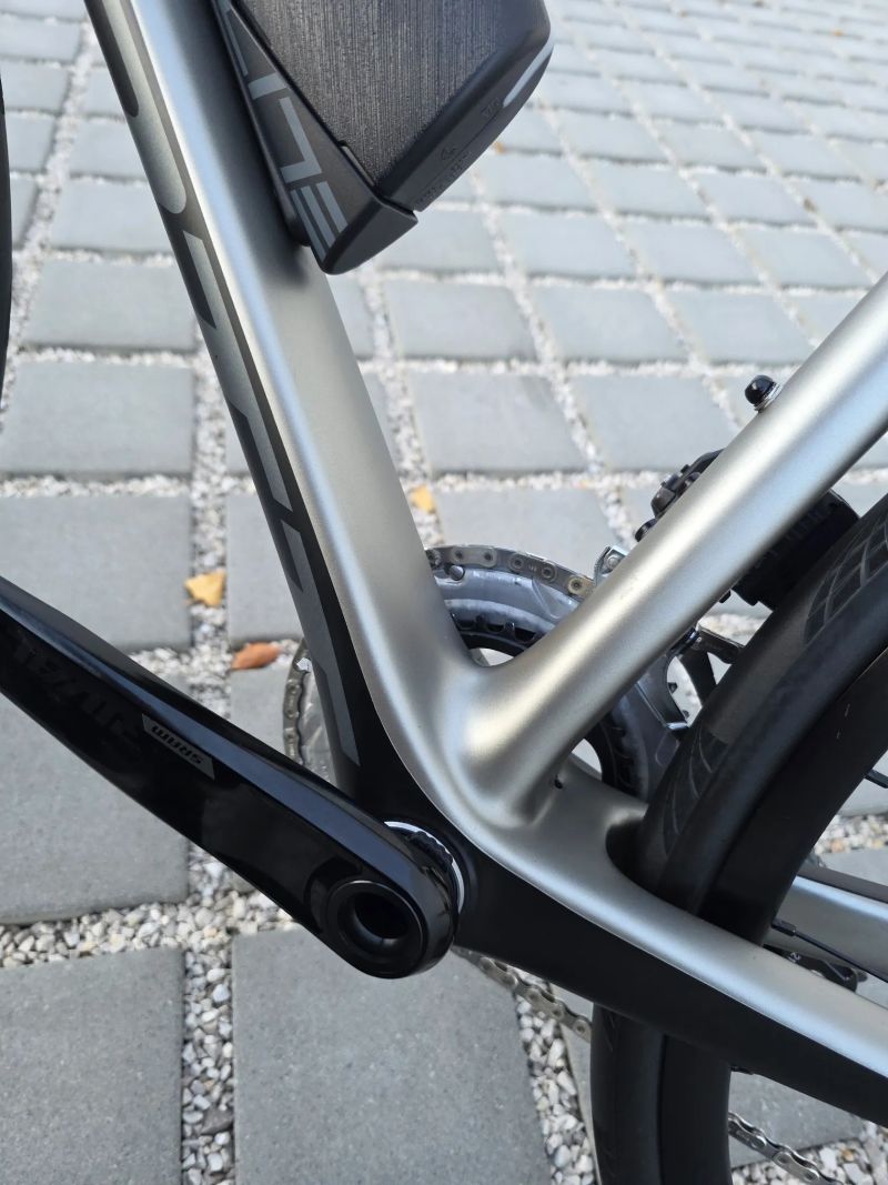 Silniční kolo Scott Addict SE Carbon Rival eTap – velikost 56 (L)