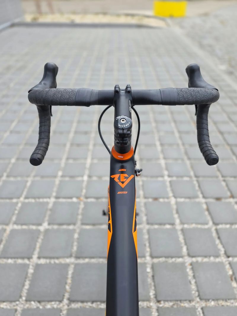 Silniční kolo KTM Revelator Carbon 2018 – velikost 55cm (M)
