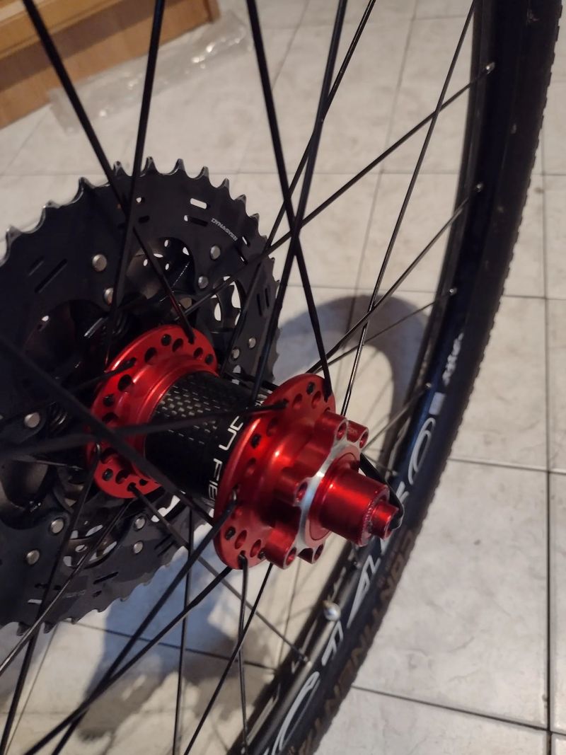 Závodní XC zapletená kola 27,5"