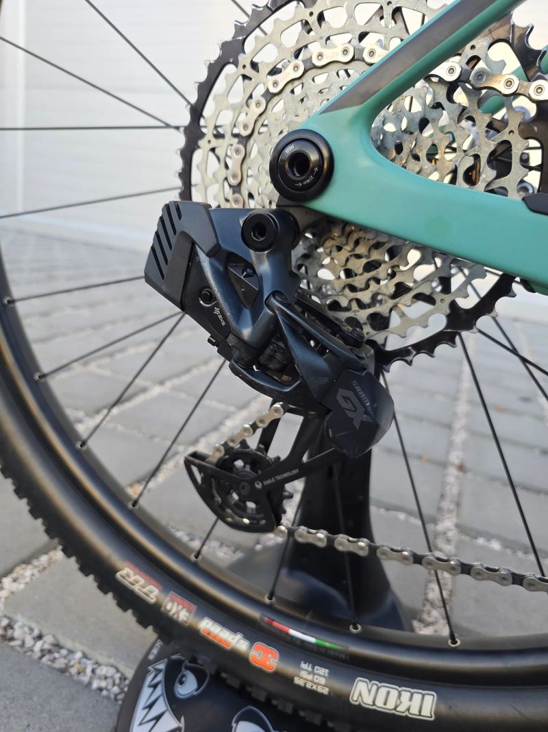 Horské kolo Canyon Exceed CF7 Carbon AXS 2024 29″ velikost S