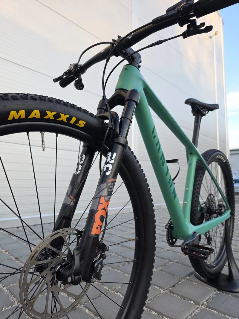 Horské kolo Canyon Exceed CF7 Carbon AXS 2024 29″ velikost S