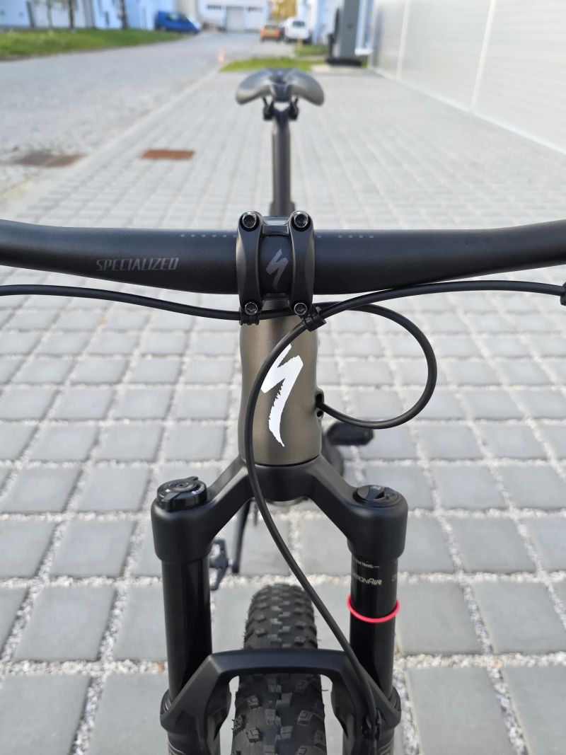 Horské kolo Specialized Epic HT Comp 2025 Transmission 29″ velikost M