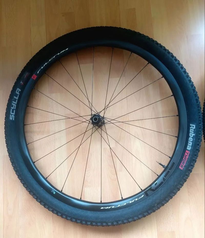 Karbonové výplety FULCRUM RED ZONE CARBON