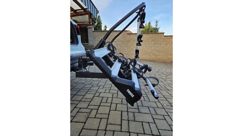 Nosič kol na tažné zařízení Thule Velospace XT 939 + adapter pro čtvrté kolo