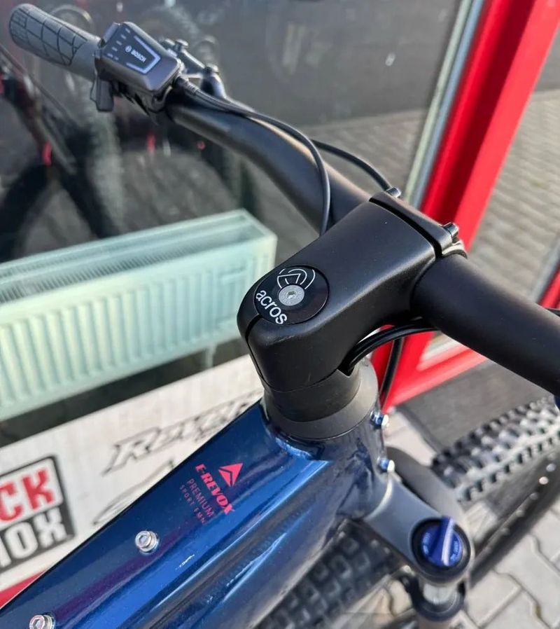 🔥🔥 SLEVA 40.500Kč -46% 🔥🔥 Bergamont E-Revox Sport FMN - Bosch smart - M 