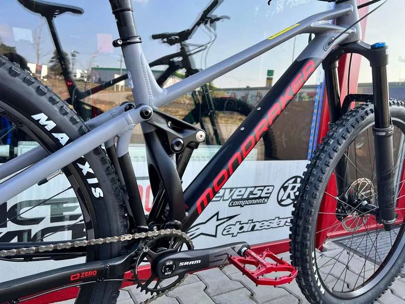 🔥🔥 SLEVA 52.000Kč - 48%🔥🔥 MONDRAKER FOXY, BLACK/NIMBUS GREY/FLAME RED - XL