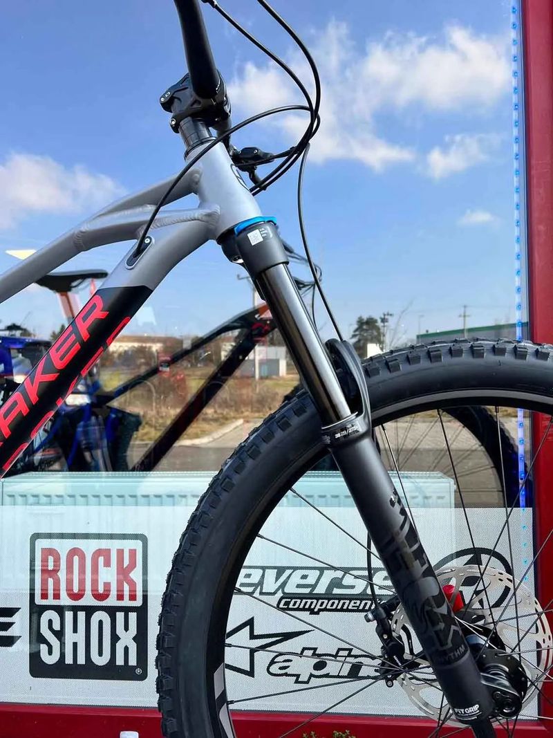 🔥🔥 SLEVA 52.000Kč - 48%🔥🔥 MONDRAKER FOXY, BLACK/NIMBUS GREY/FLAME RED - XL