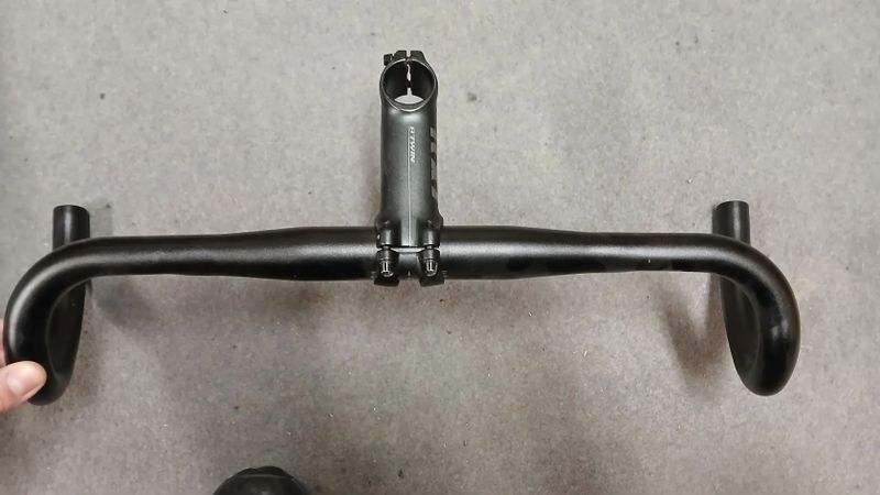 No Name ALU řídítka + představec btwin 