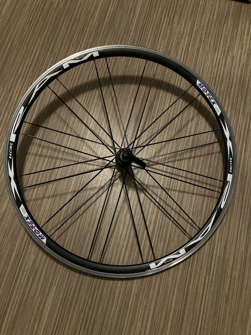 Zapletené silniční přední kolo Motex Xram racing