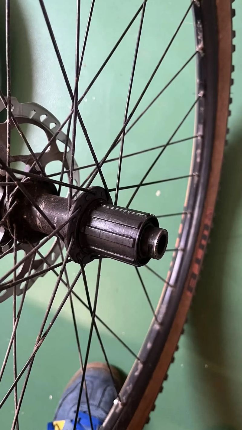 Zapletáná kola 27,5 JALCO SR240 6505D 32 děr