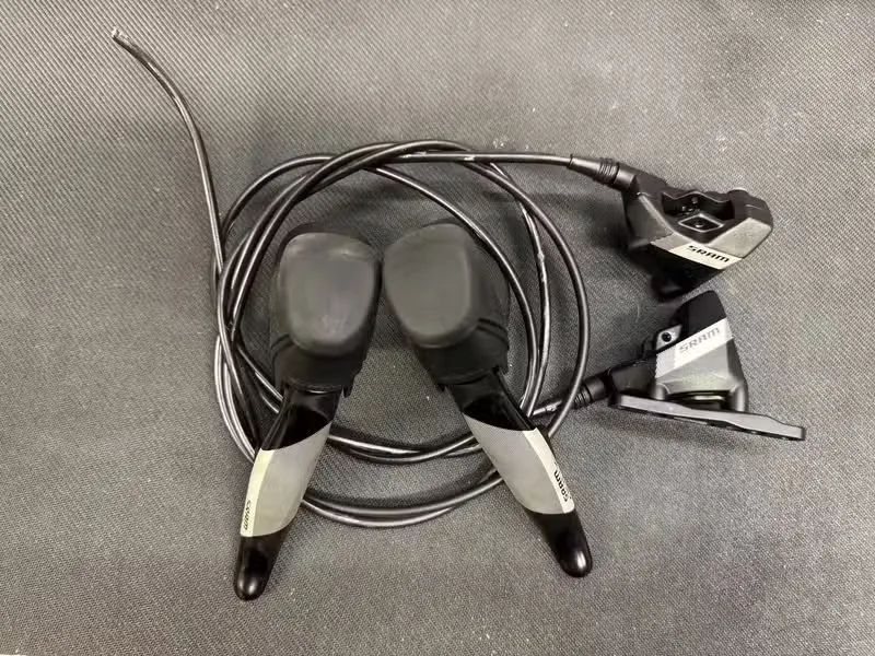 Řadící/brzdové páky Sram Apex AXS