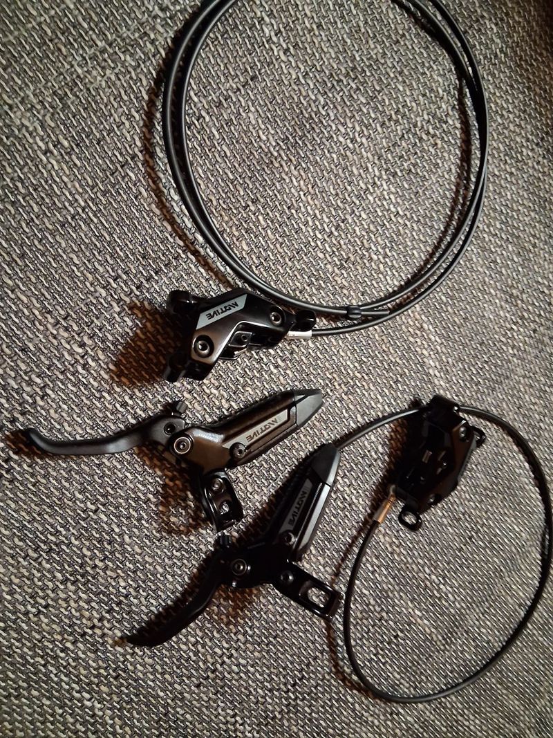 Nové brzdy Sram Motive Silver přední+zadní