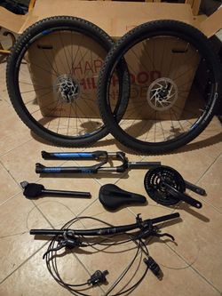 Bontrager Mustang Elite TLR 29" + další komponenty