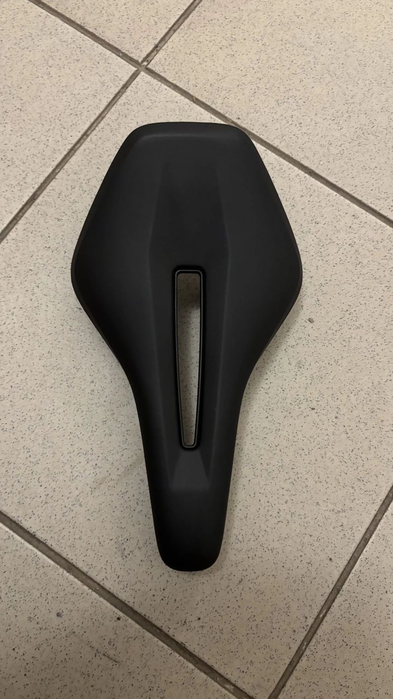 Van Rysel sedlo na silniční kola Light 145 mm