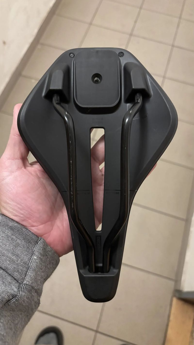 Van Rysel sedlo na silniční kola Light 145 mm