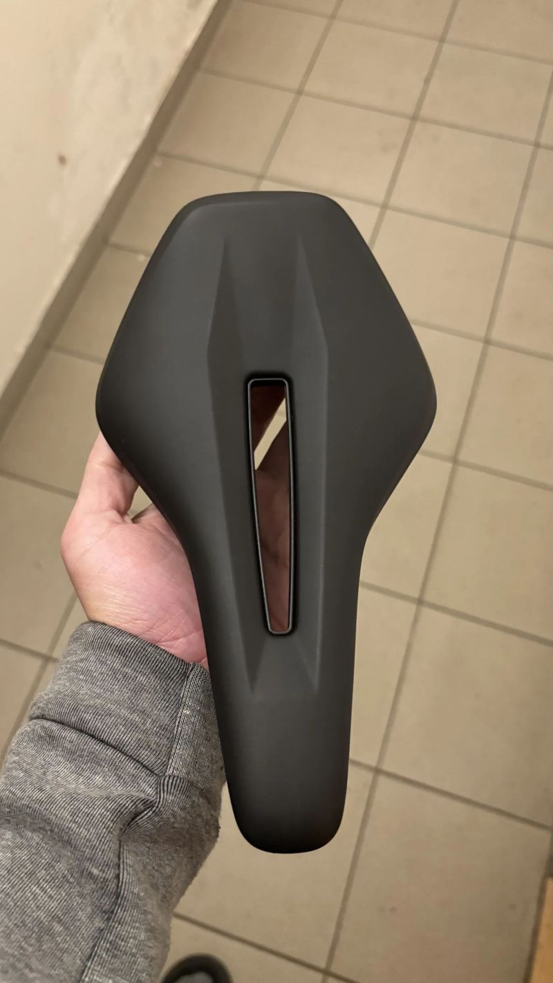 Van Rysel sedlo na silniční kola Light 145 mm