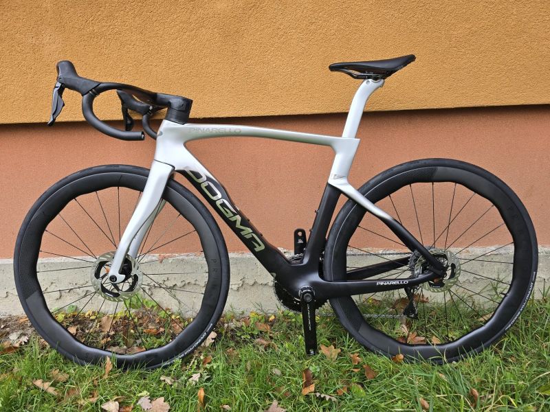 Pinarello dogma F 2024