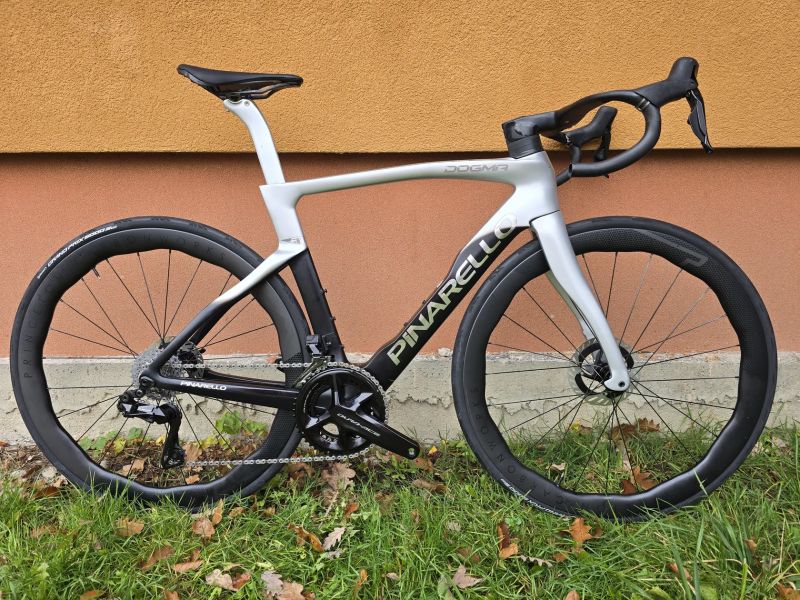 Pinarello dogma F 2024
