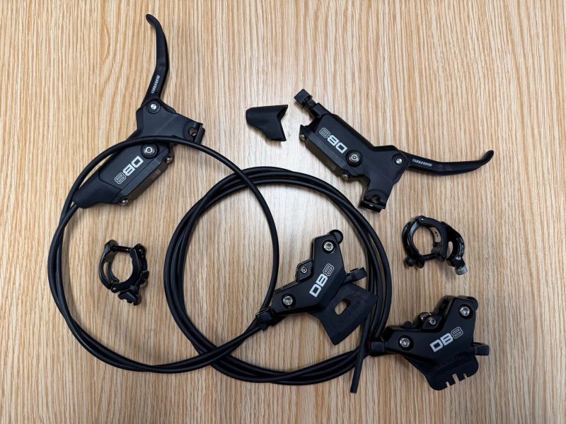 Set Sram DB8