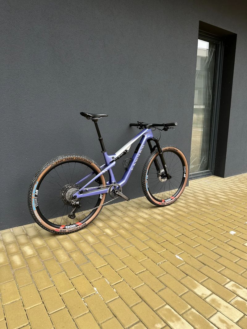 Canyon LUX Trail CFR z teamu CANYON SIDI 