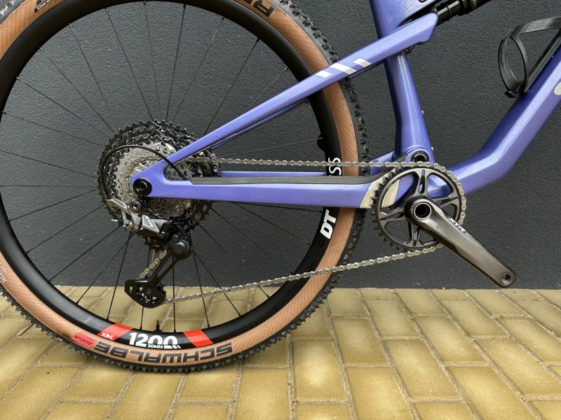 Canyon LUX Trail CFR z teamu CANYON SIDI 