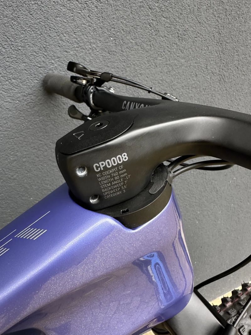 Canyon LUX Trail CFR z teamu CANYON SIDI 