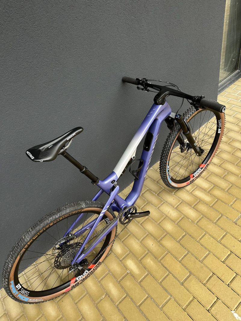 Canyon LUX Trail CFR z teamu CANYON SIDI 