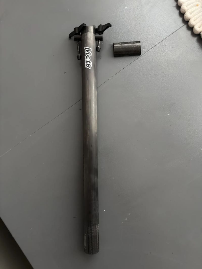 Karbonová sedlovka MCFK