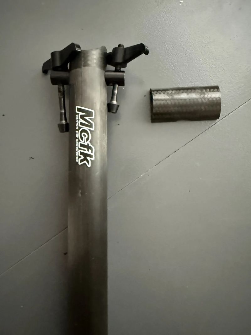 Karbonová sedlovka MCFK