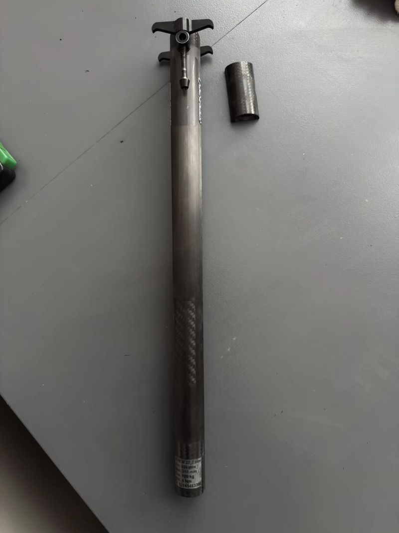 Karbonová sedlovka MCFK