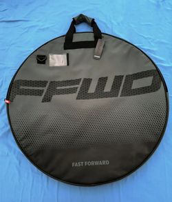  Vak na 2 zapletená kola FFWD silniční