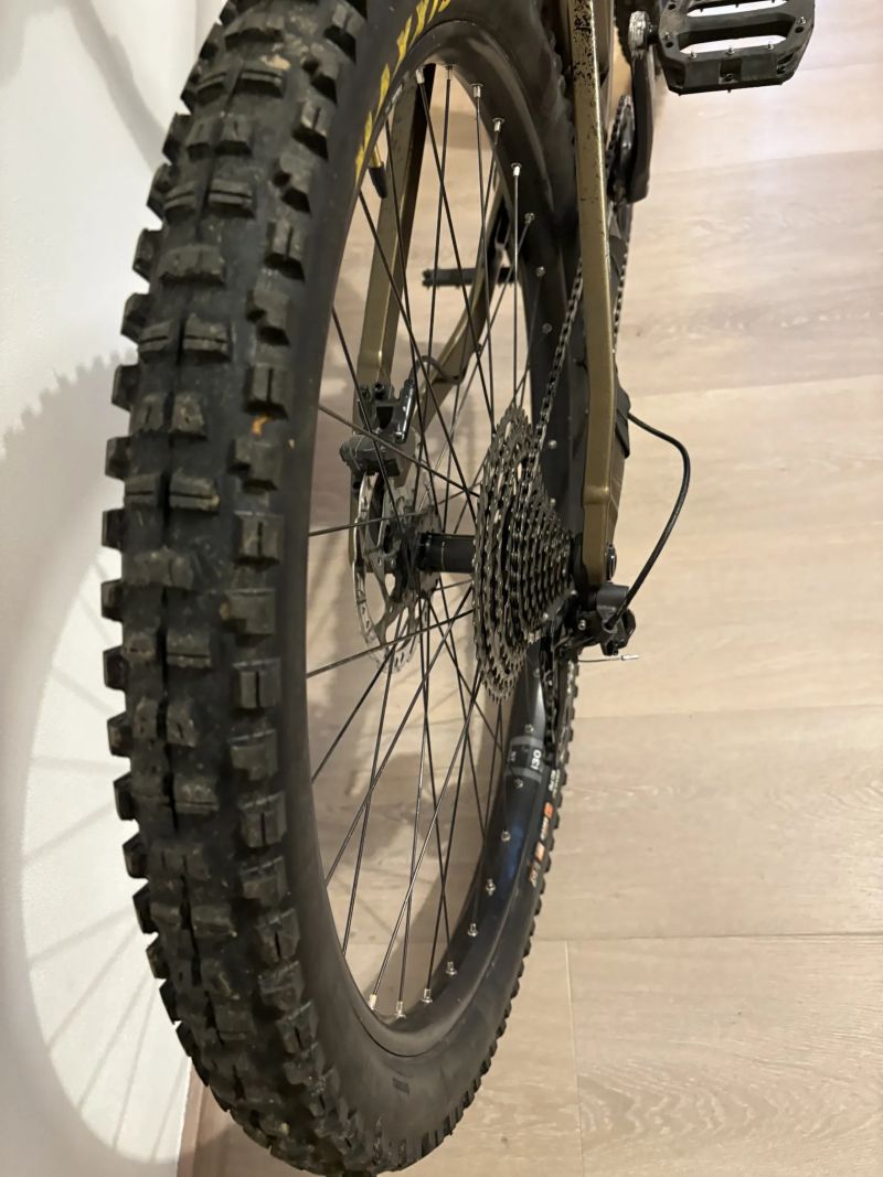 Ghost Riot Trail Essential