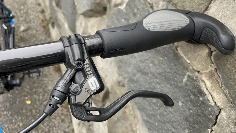 Karbonové horské kolo Cannondale Lefty FSI 29