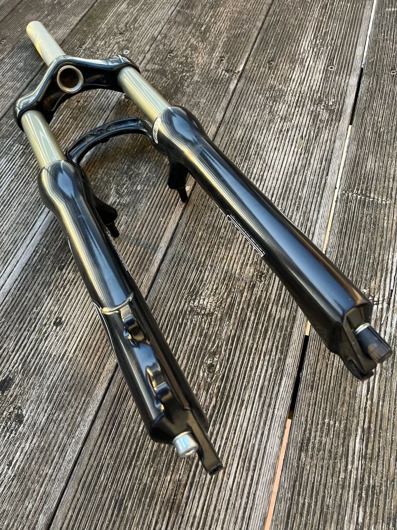 Odpružená vidlice Rock Shox Judy SL 26kola / 100mm