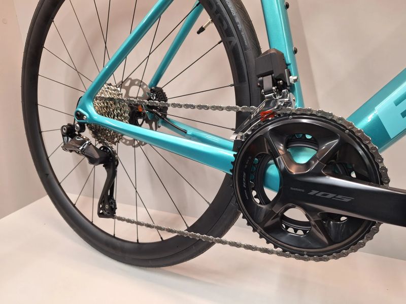 Bianchi Sprint 105 Di2 2026, vel. 47, 53 a 59