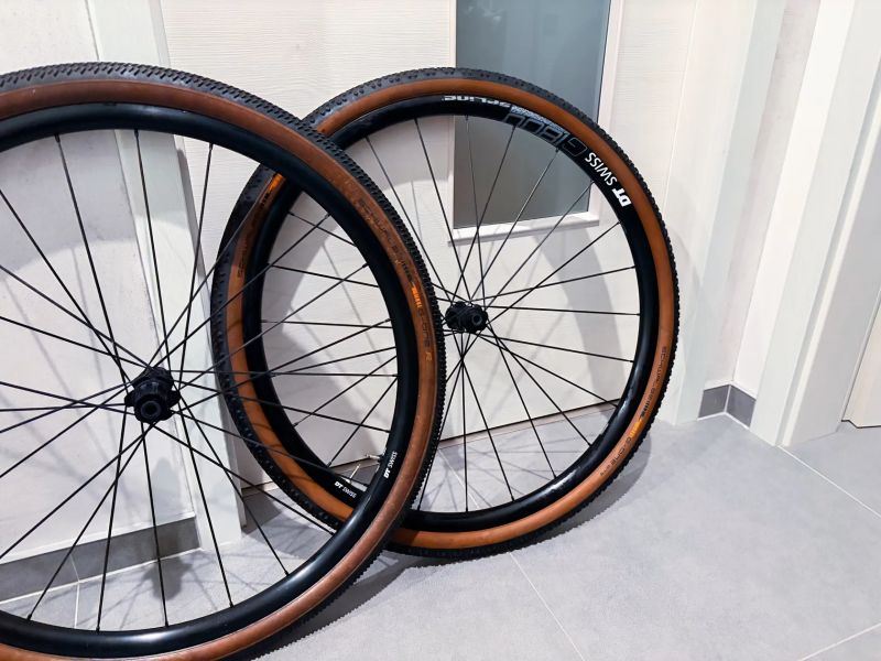 DT Swiss G1800 Spline zapletená kola gravel