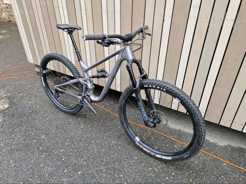 Revel Rascal Velikost M !!80%