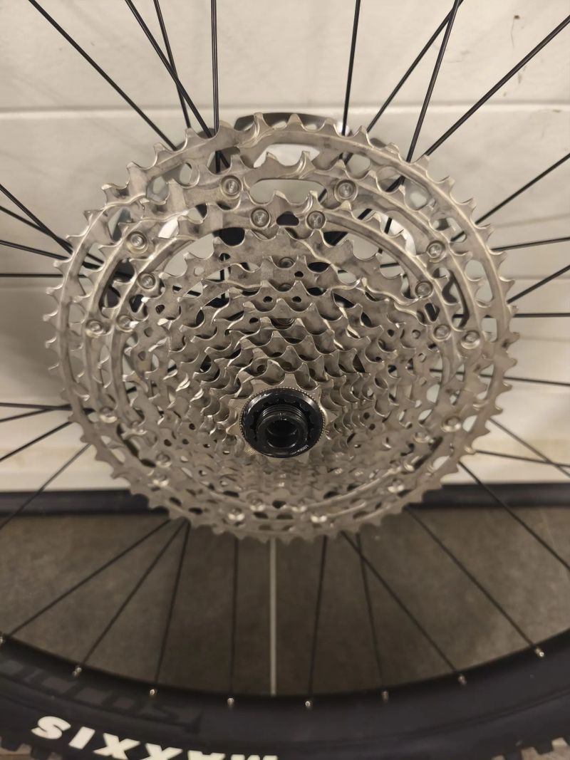 Prodám komplet zadní kolo