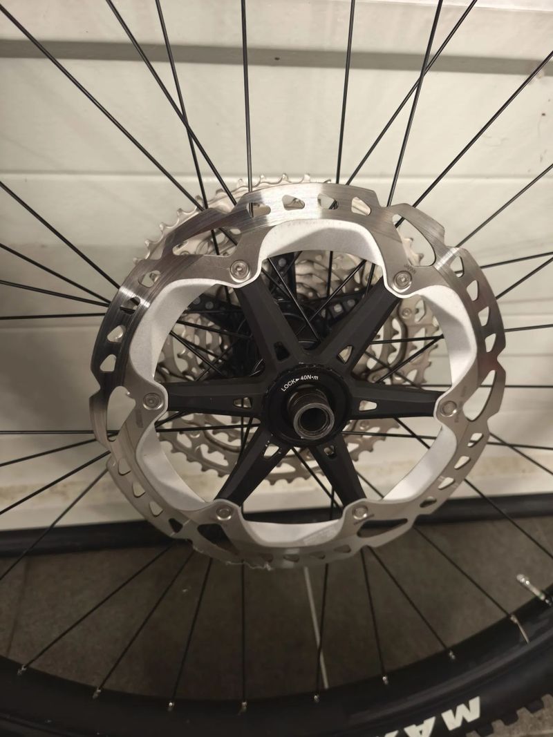 Prodám komplet zadní kolo