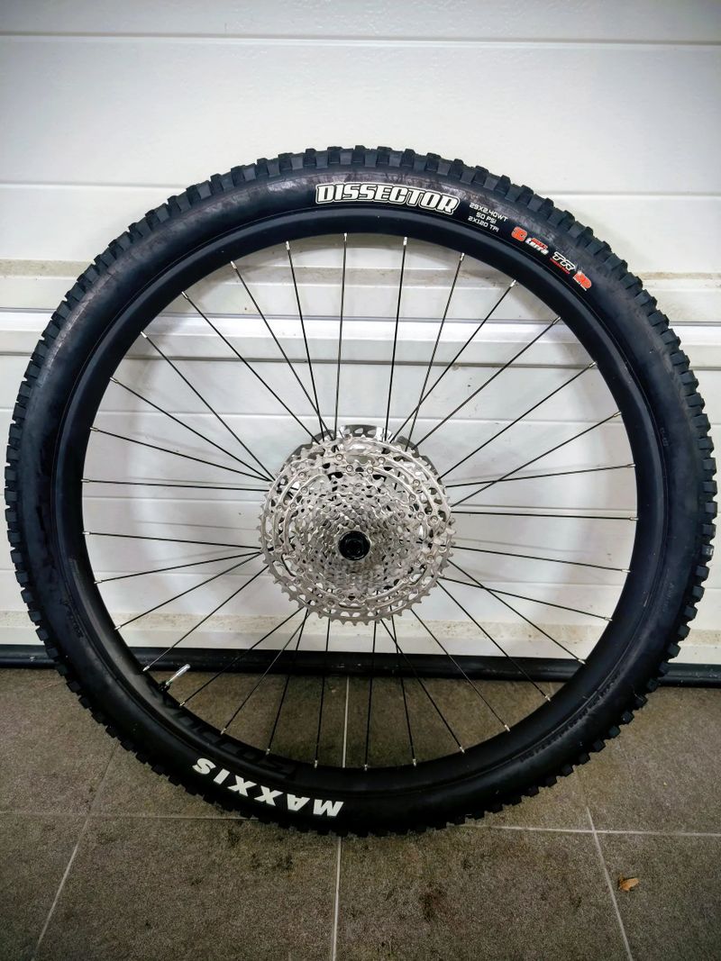 Prodám komplet zadní kolo