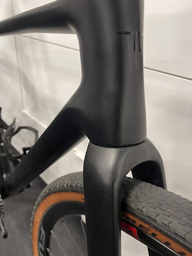 Sintesi FLU gravel carbon - SRAM RIVAL AXS