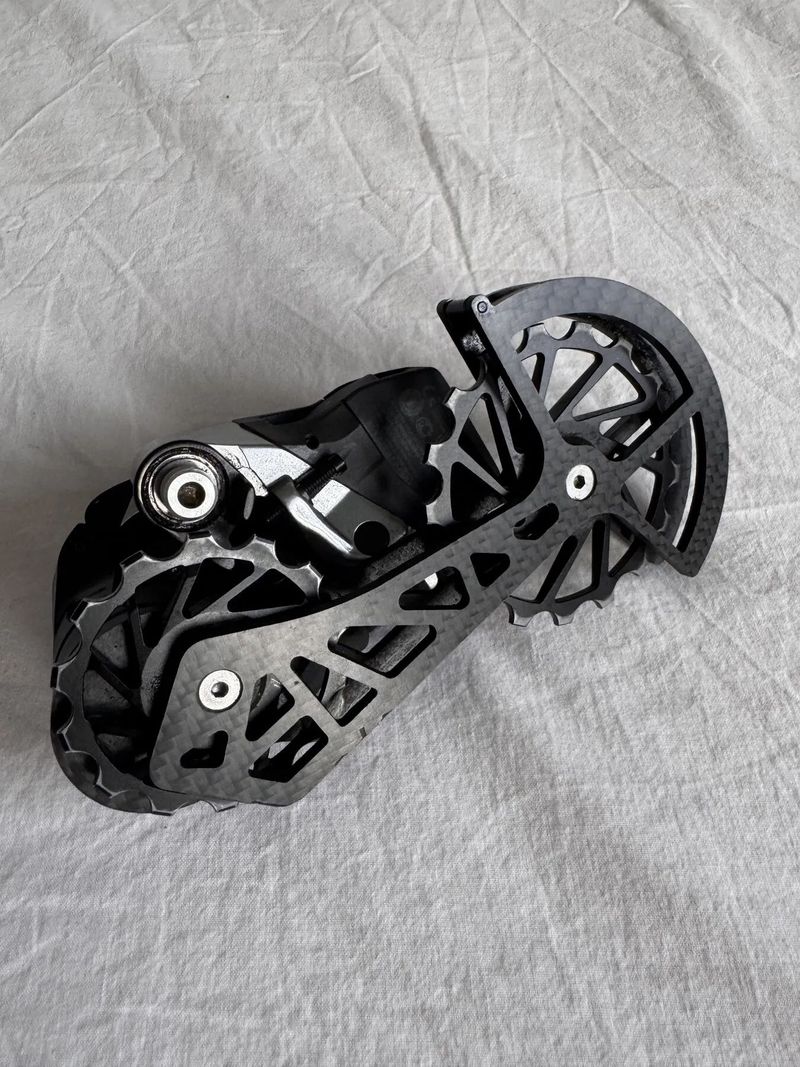 Přehazovačka Sram Red AXS