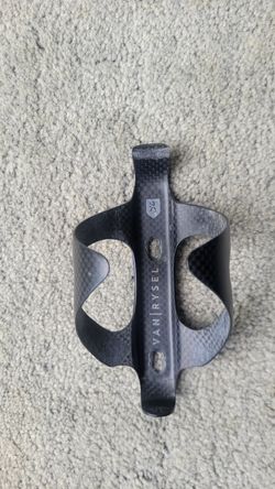 Karbonový košík Van Rysel