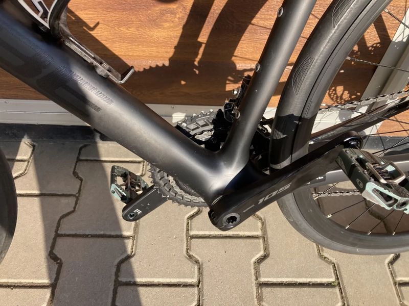 Silniční karbonové kolo Cube Attain