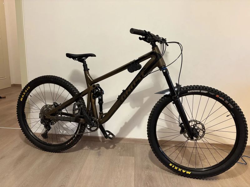 Ghost Riot Trail Essential