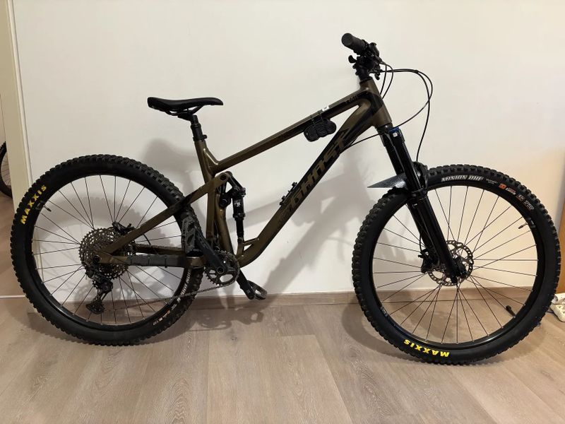 Ghost Riot Trail Essential