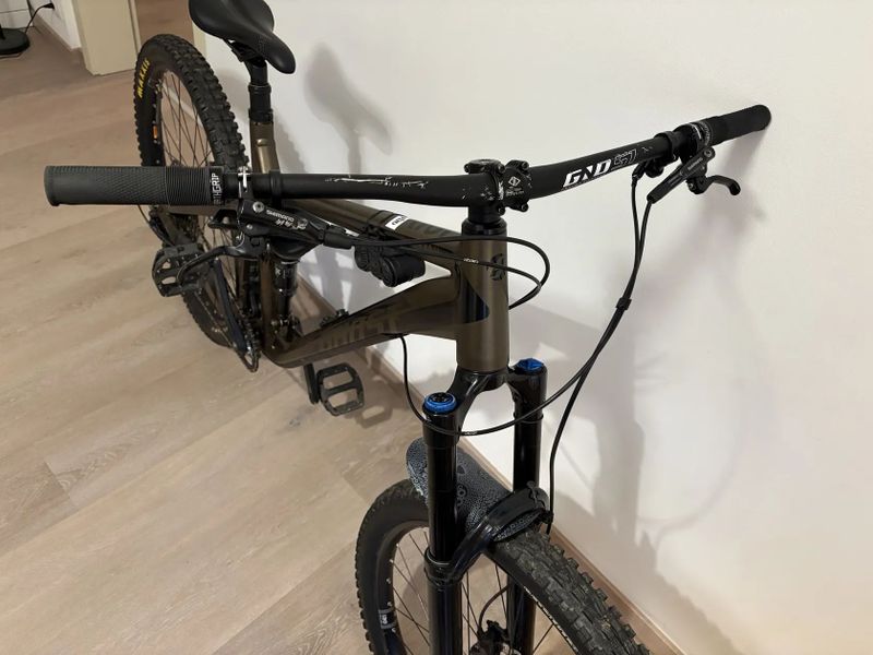 Ghost Riot Trail Essential