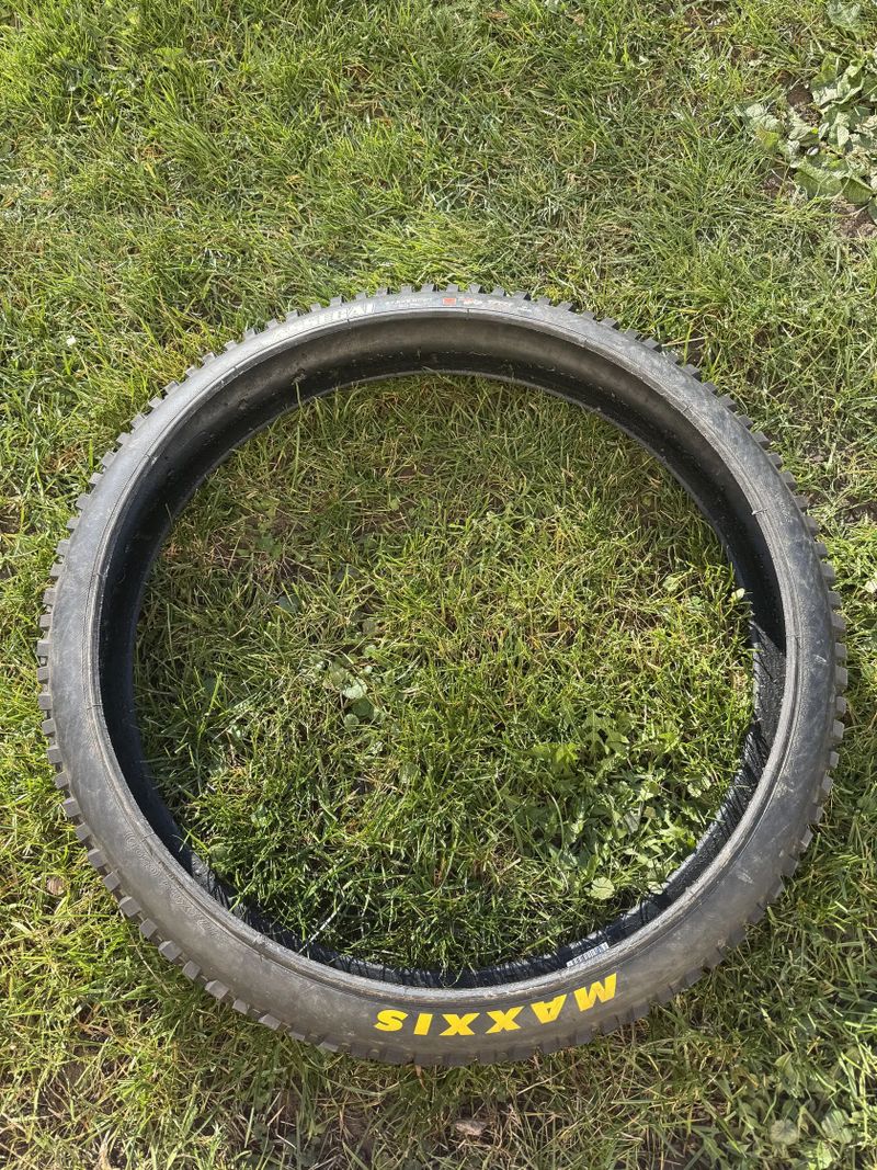 Pláště Assegai 27,5" + 29"