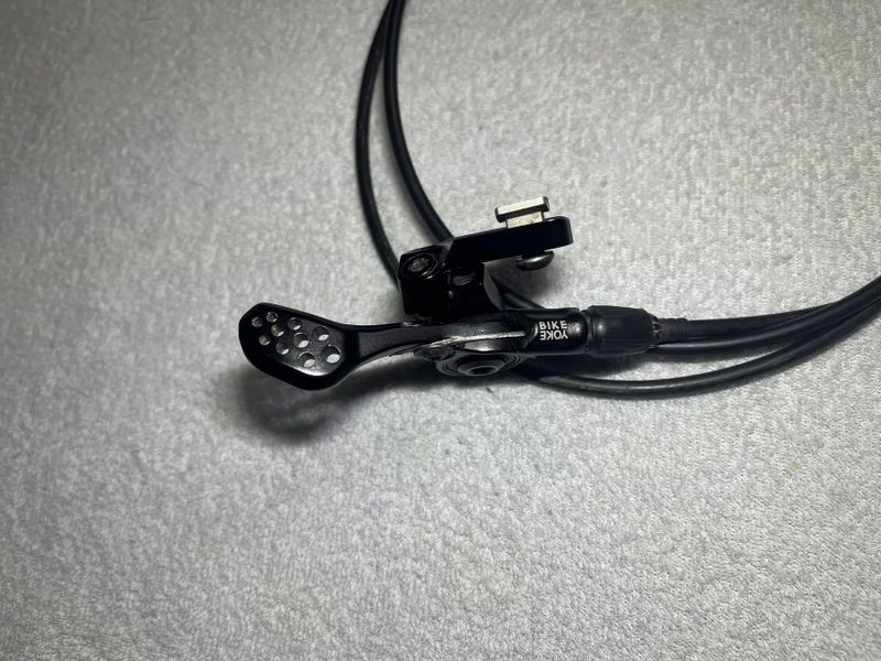 Teleskopická sedlovka BikeYoke Divine SL 125mm, ø 30,9 mm, páčka, bovden, lanko